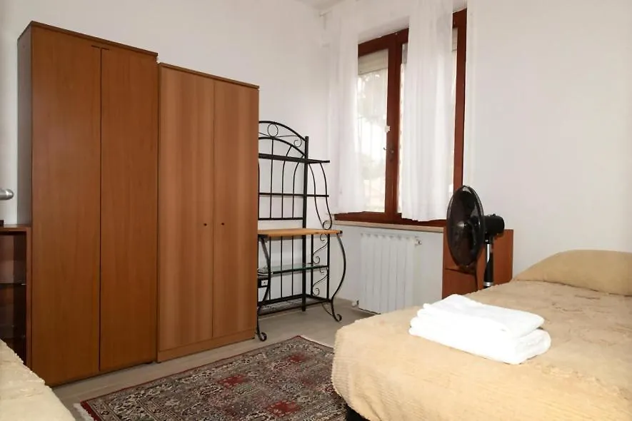 Tirrenia Appartamento Girasoli דירה